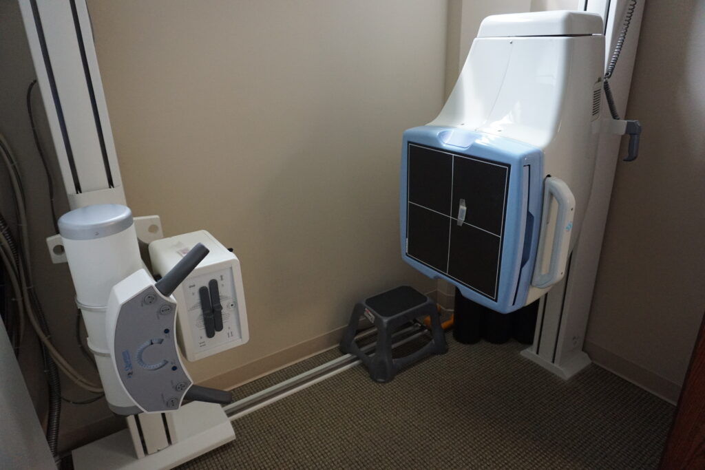 Quantum Medical Imaging X-ray System at Bakeris Family Chiropractic